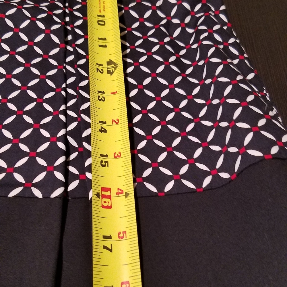 Ann Taylor Petites pleated skirt (B1) - Picture 5 of 5